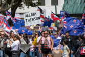 Χιλιάδες άνθρωποι διαδήλωσαν κατά του υποχρεωτικού εμβολιασμού στη Νέα Ζηλανδία