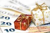 Δώρο Χριστουγέννων: Πότε καταβάλλεται - Υπολογίστε online τα χρήματα που θα πάρετε