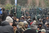 Πολωνία - Λευκορωσία: Συνελήφθησαν 100 μετανάστες στα σύνορα - Περιορισμοί από Βηρυτό σε ταξίδια προς Μινσκ