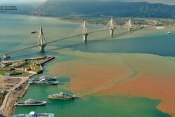 Πάτρα: Η κακοκαιρία έκανε τη θάλασσα... καφέ στο Ρίο (video)